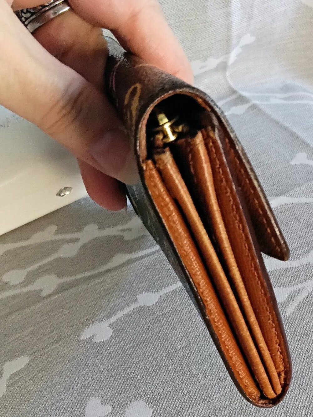 ✨ CUSTOM One of a Kind Hand-Painted Authentic Louis Vuitton Monogram Wallet ✨ - Picture 14 of 16